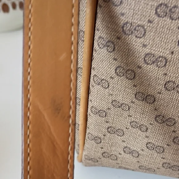 Vintage Gucci Micro GG brown coated canvas crossbody camera bag - Picture 5 of 16